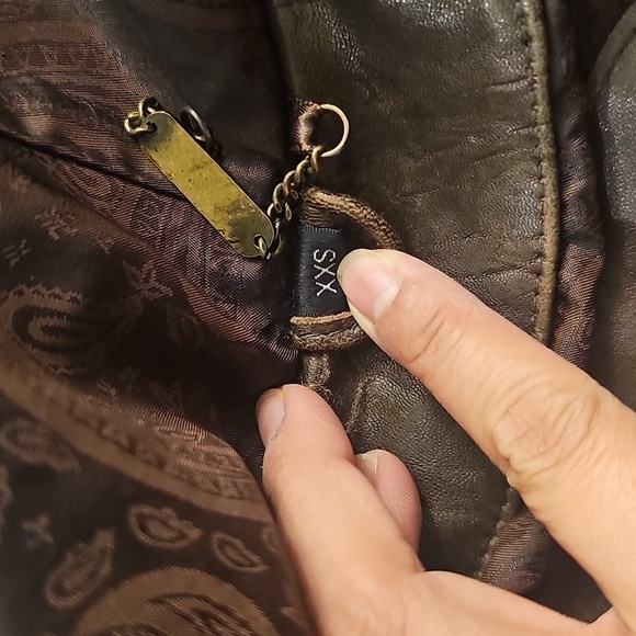 VINTAGE Danier Dark Brown Leather Jacket - Picture 8 of 12